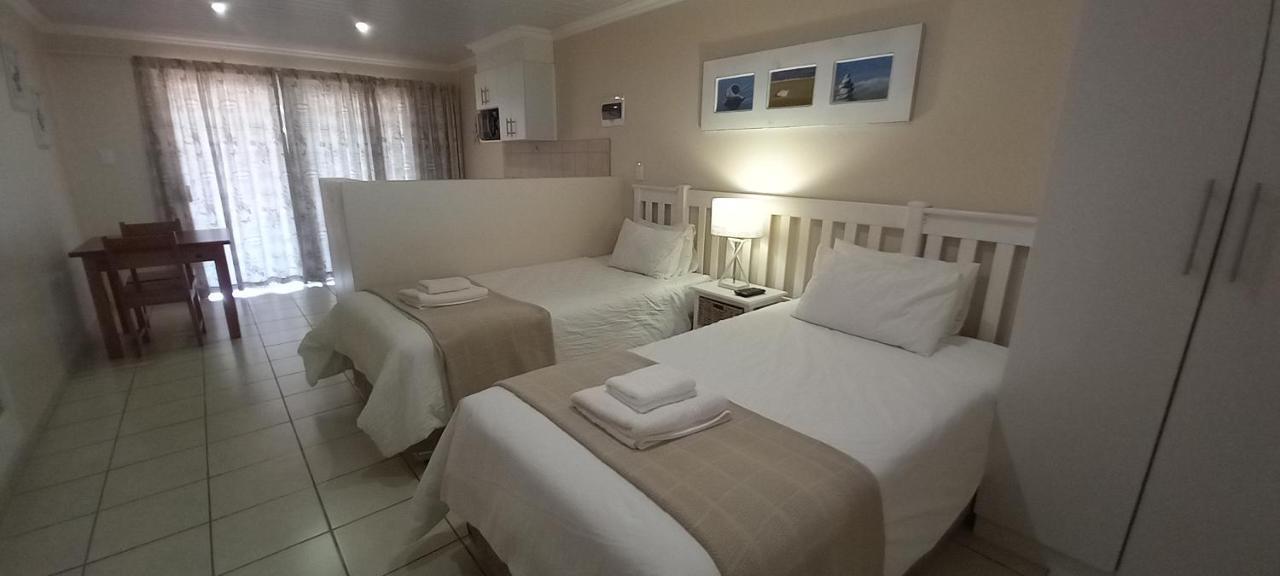Masada Guest House B&B Langebaan Extérieur photo