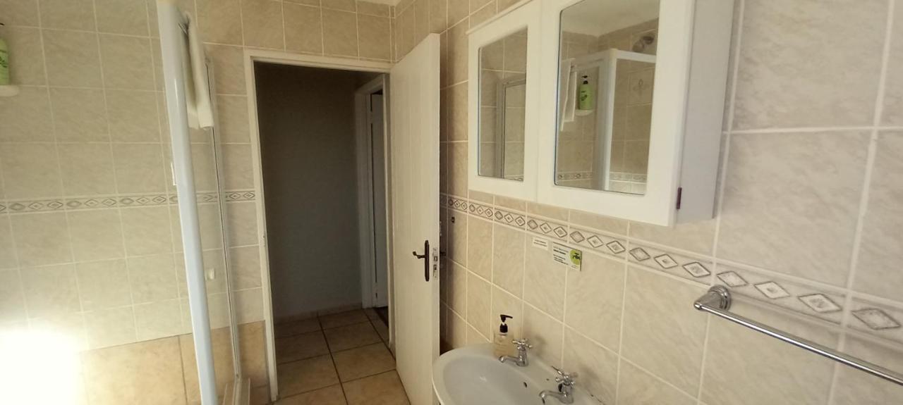Masada Guest House B&B Langebaan Extérieur photo